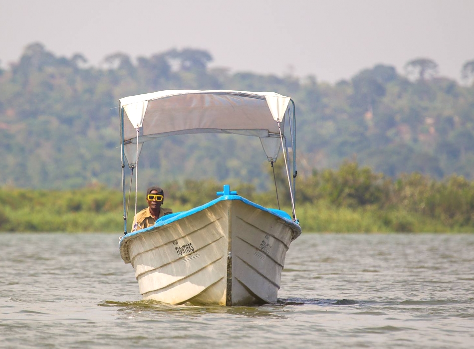 Lake_Victoria_Uganda_950_700shar-50brig-20_c1
